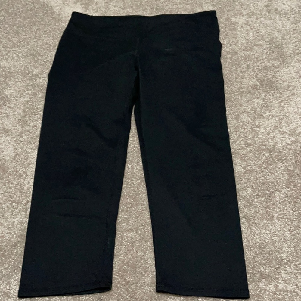 Fabletics black Capri